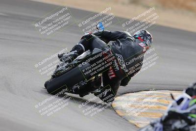 media/Dec-17-2022-SoCal Trackdays (Sat) [[224abd9271]]/Turn 10 Backside (120pm)/